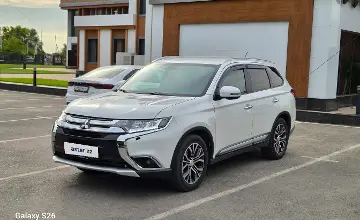 Mitsubishi Outlander 2015 года за 9 300 000 тг. в Сарыагаш фото 1