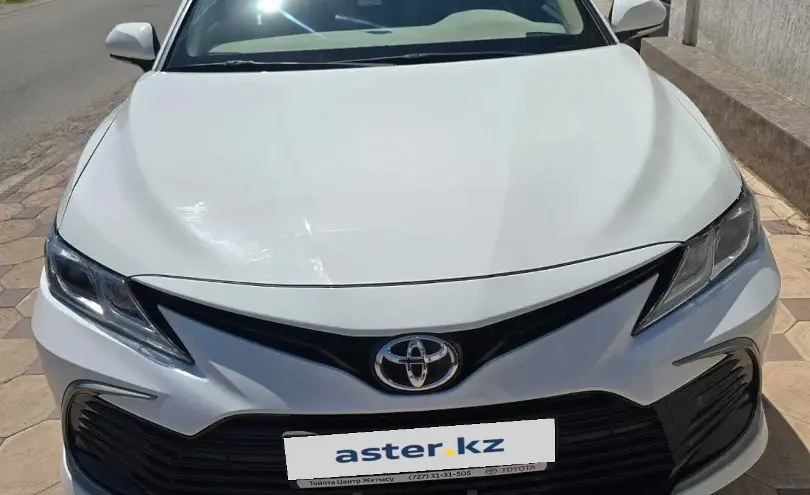 Toyota Camry 2022 года за 14 300 000 тг. в Астана