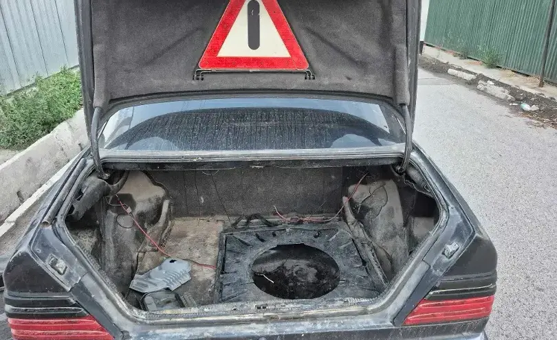 Mercedes-Benz E-Класс 1992 года за 600 000 тг. в Алматы