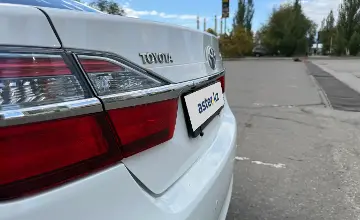 Toyota Camry 2015 года за 10 900 000 тг. в Актобе