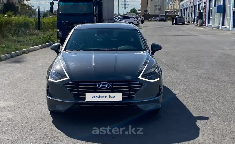 Hyundai Sonata 2020 года за 9 200 000 тг. в Астана фото 2
