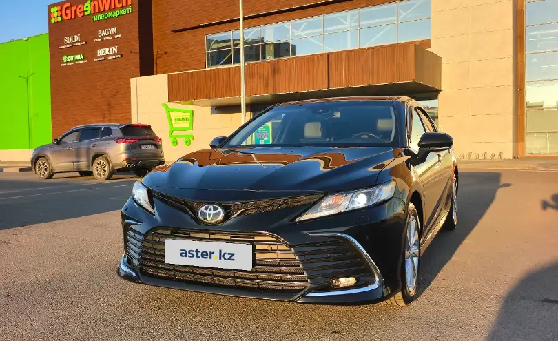 Toyota Camry 2023 года за 17 200 000 тг. в Астана