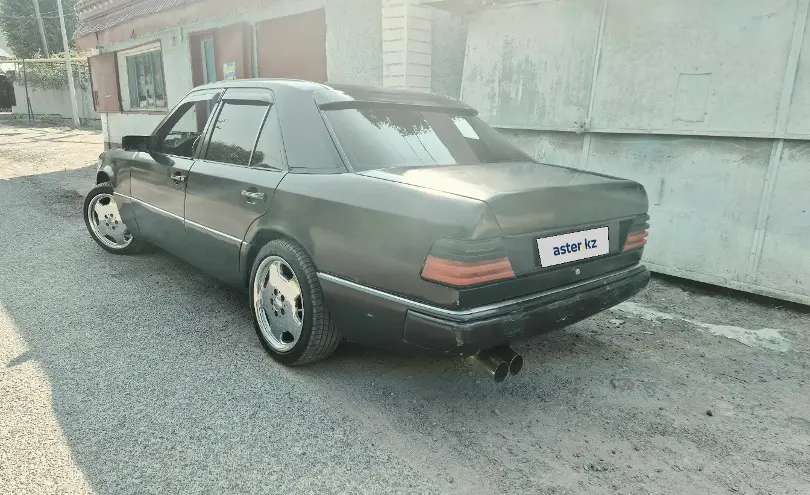 Mercedes-Benz E-Класс 1993 года за 1 150 000 тг. в Алматы