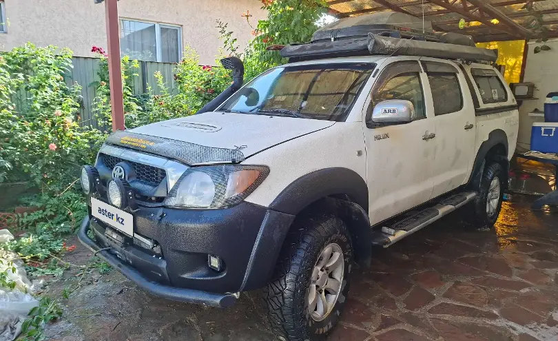 Toyota Hilux 2006 года за 12 000 000 тг. в Алматы