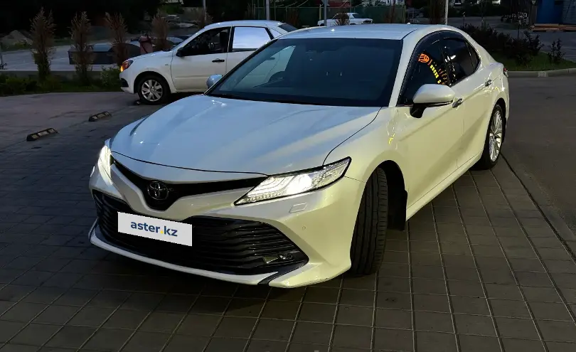 Toyota Camry 2018 года за 13 500 000 тг. в Павлодарская область