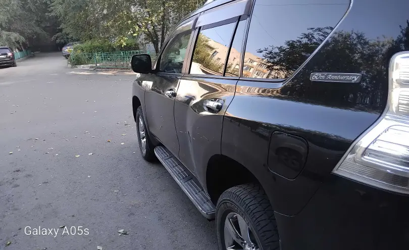 Toyota Land Cruiser Prado 2011 года за 18 000 000 тг. в Семей