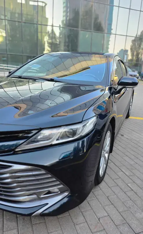 Toyota Camry 2018 года за 12 300 000 тг. в Астана фото 3