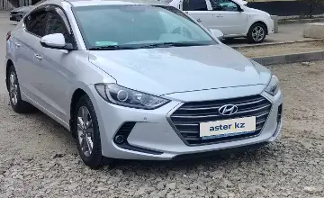 Hyundai Elantra 2018 года за 7 350 000 тг. в Павлодар