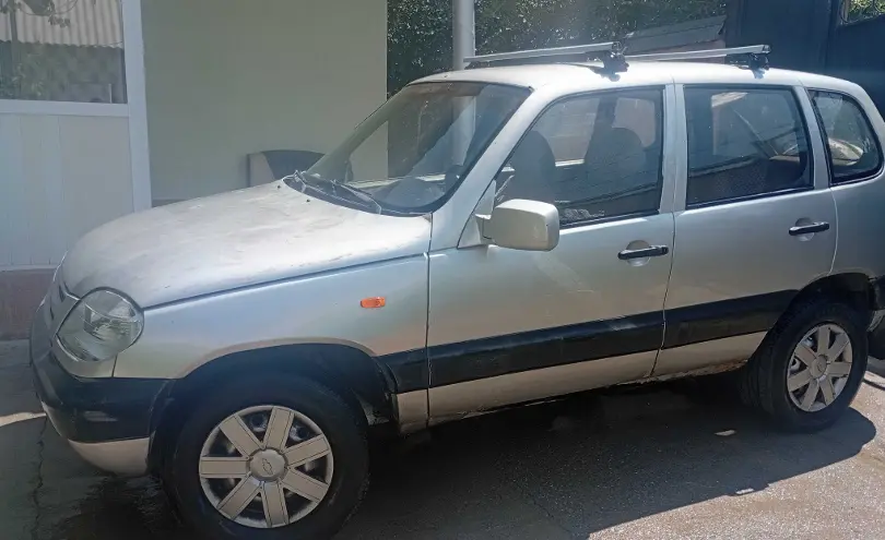 Chevrolet Niva 2005 года за 1 000 000 тг. в Шымкент