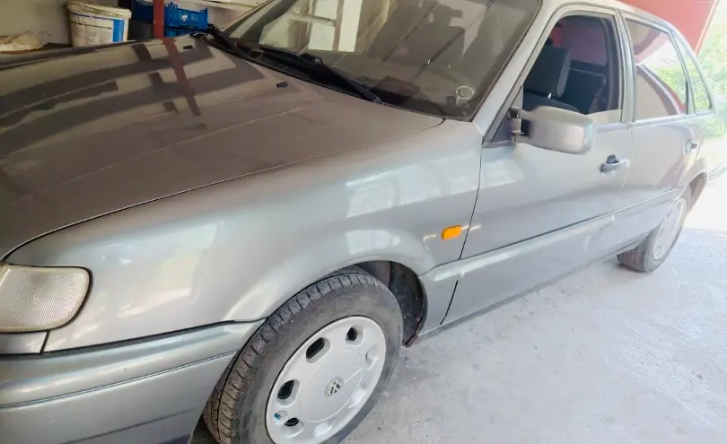 Volkswagen Passat 1994 года за 1 500 000 тг. в Караганда фото 2