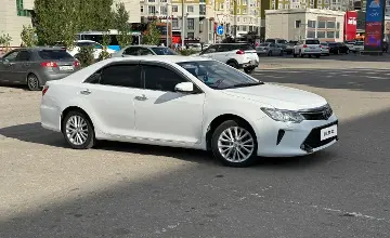 Toyota Camry 2015 года за 10 900 000 тг. в Актобе фото 3