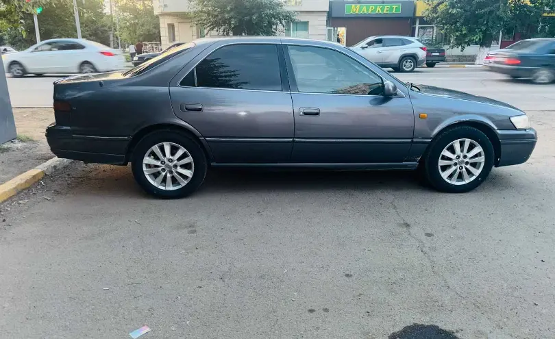 Toyota Camry 1998 года за 2 070 000 тг. в Акмолинская область фото 2
