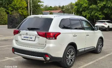 Mitsubishi Outlander 2015 года за 9 300 000 тг. в Сарыагаш