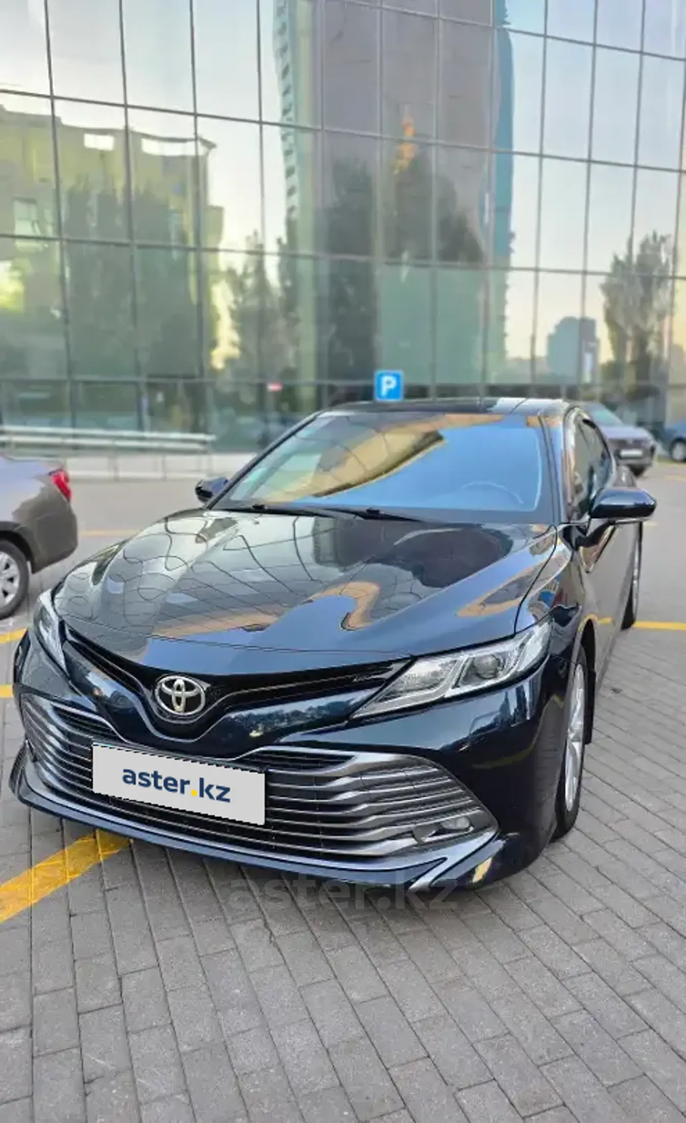 Toyota Camry 2018 года за 12 450 000 тг. в Астана фото 4