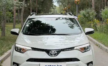 Toyota RAV4 2017 года за 13 000 000 тг. в Алматы фото 2