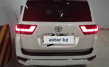 Toyota Land Cruiser 2023 года за 53 500 000 тг. в Алматы фото 3