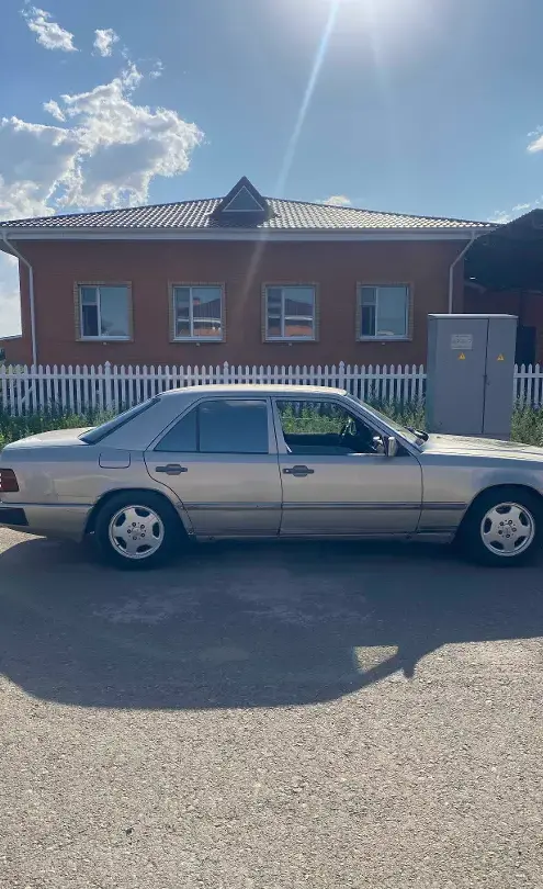 Mercedes-Benz E-Класс 1992 года за 1 000 000 тг. в Астана