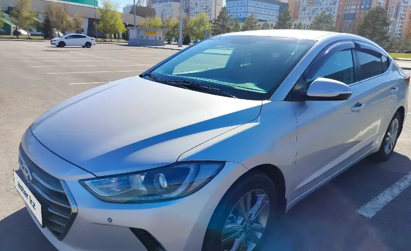 Hyundai Elantra 2018 года за 7 350 000 тг. в Павлодар