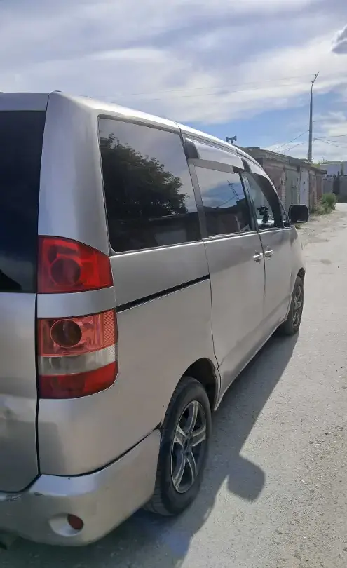 Toyota Noah 2004 года за 3 800 000 тг. в Костанайская область