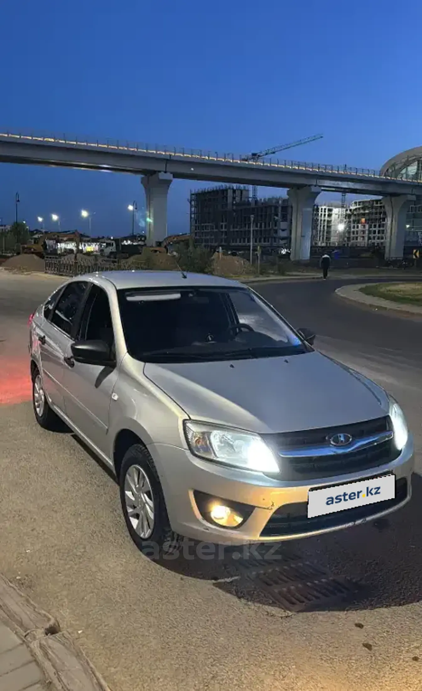 LADA (ВАЗ) Granta 2018 года за 2 600 000 тг. в Астана фото 2