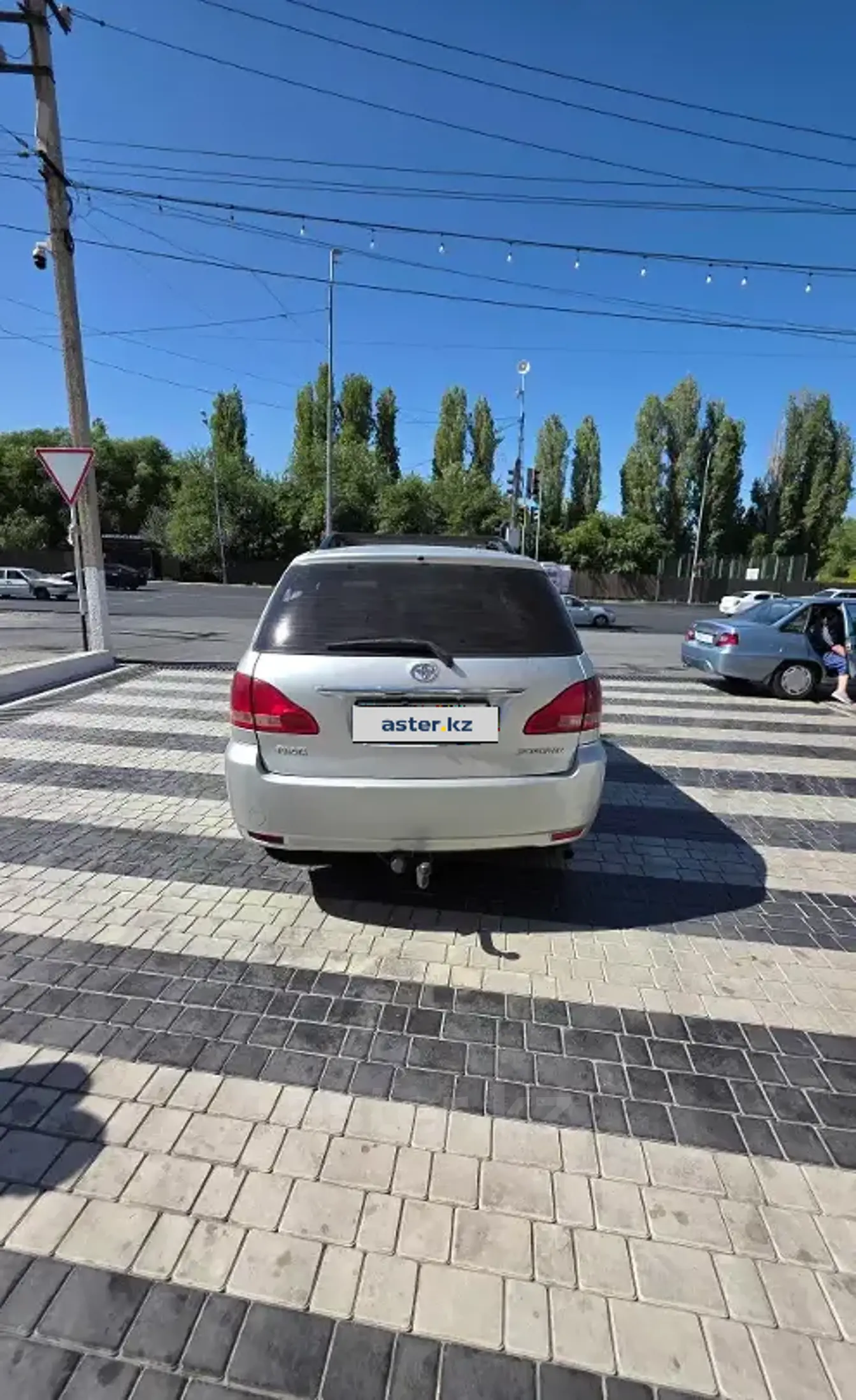 Toyota Avensis Verso 2003 года за 4 950 000 тг. в Шымкент фото 3