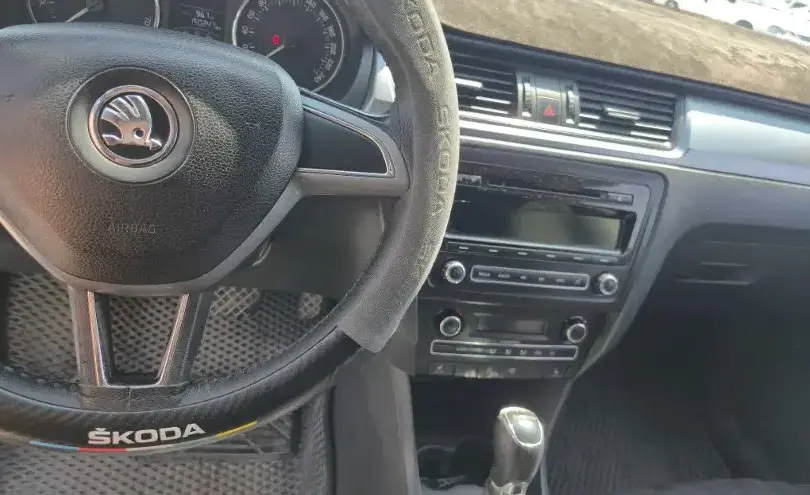 Skoda Rapid 2015 года за 3 700 000 тг. в Шымкент