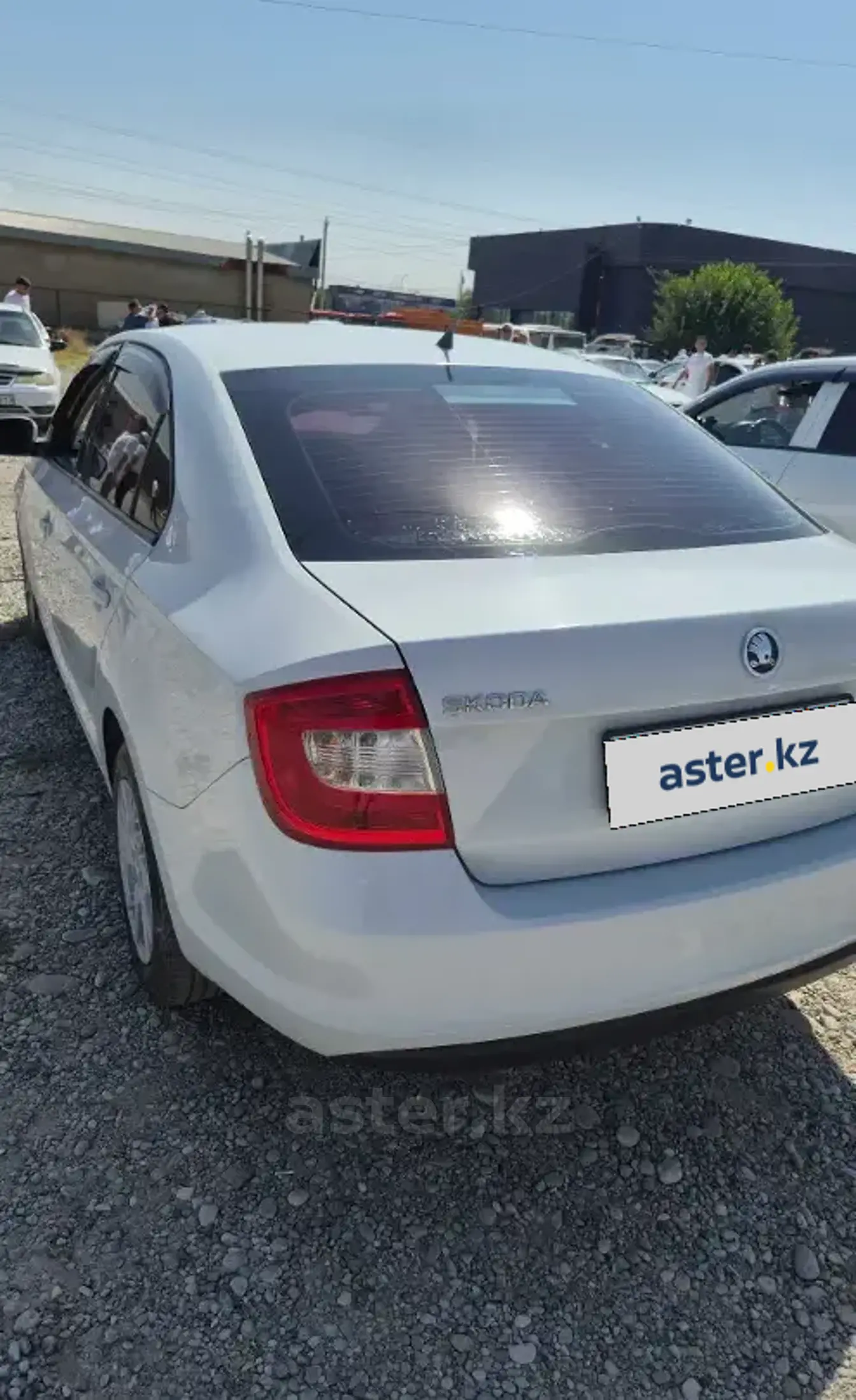 Skoda Rapid 2015 года за 3 700 000 тг. в Шымкент фото 4