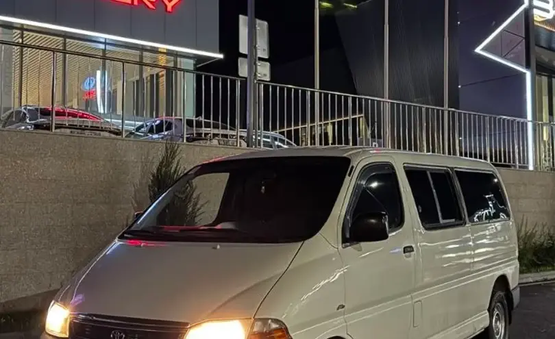 Toyota HiAce 2003 года за 2 600 000 тг. в Алматы