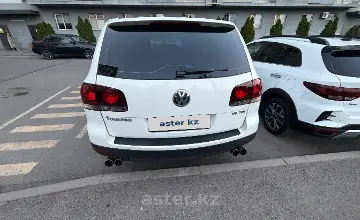 Volkswagen Touareg 2008 года за 5 300 000 тг. в Алматы фото 4