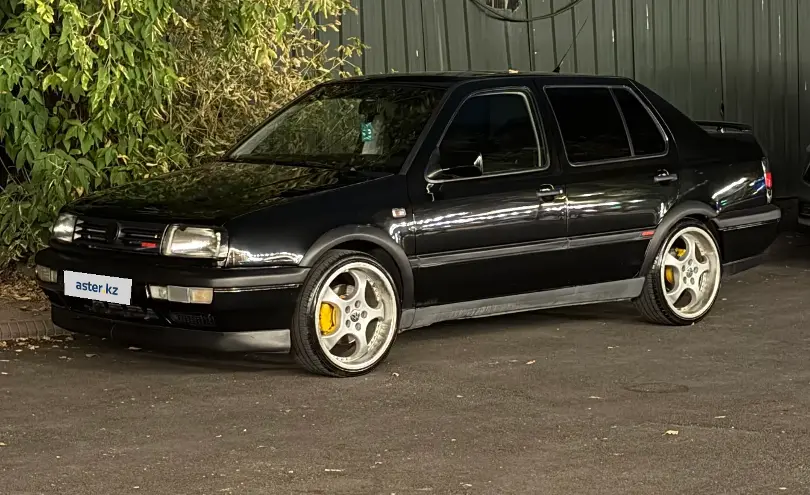 Volkswagen Vento 1995 года за 3 000 000 тг. в Алматы