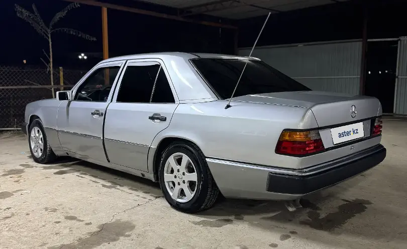 Mercedes-Benz E-Класс 1992 года за 1 600 000 тг. в Шымкент фото 4
