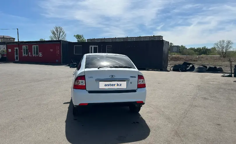 LADA (ВАЗ) Priora 2015 года за 2 550 000 тг. в Караганда фото 4
