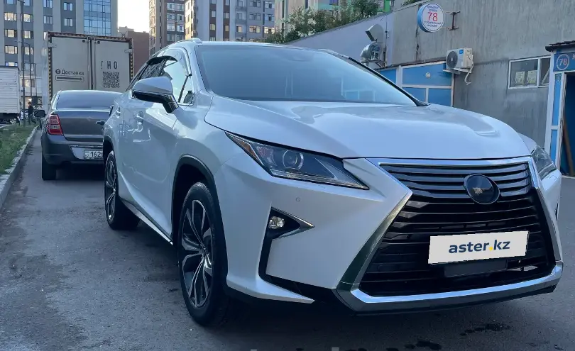 Lexus RX 2018 года за 14 000 000 тг. в Астана фото 2