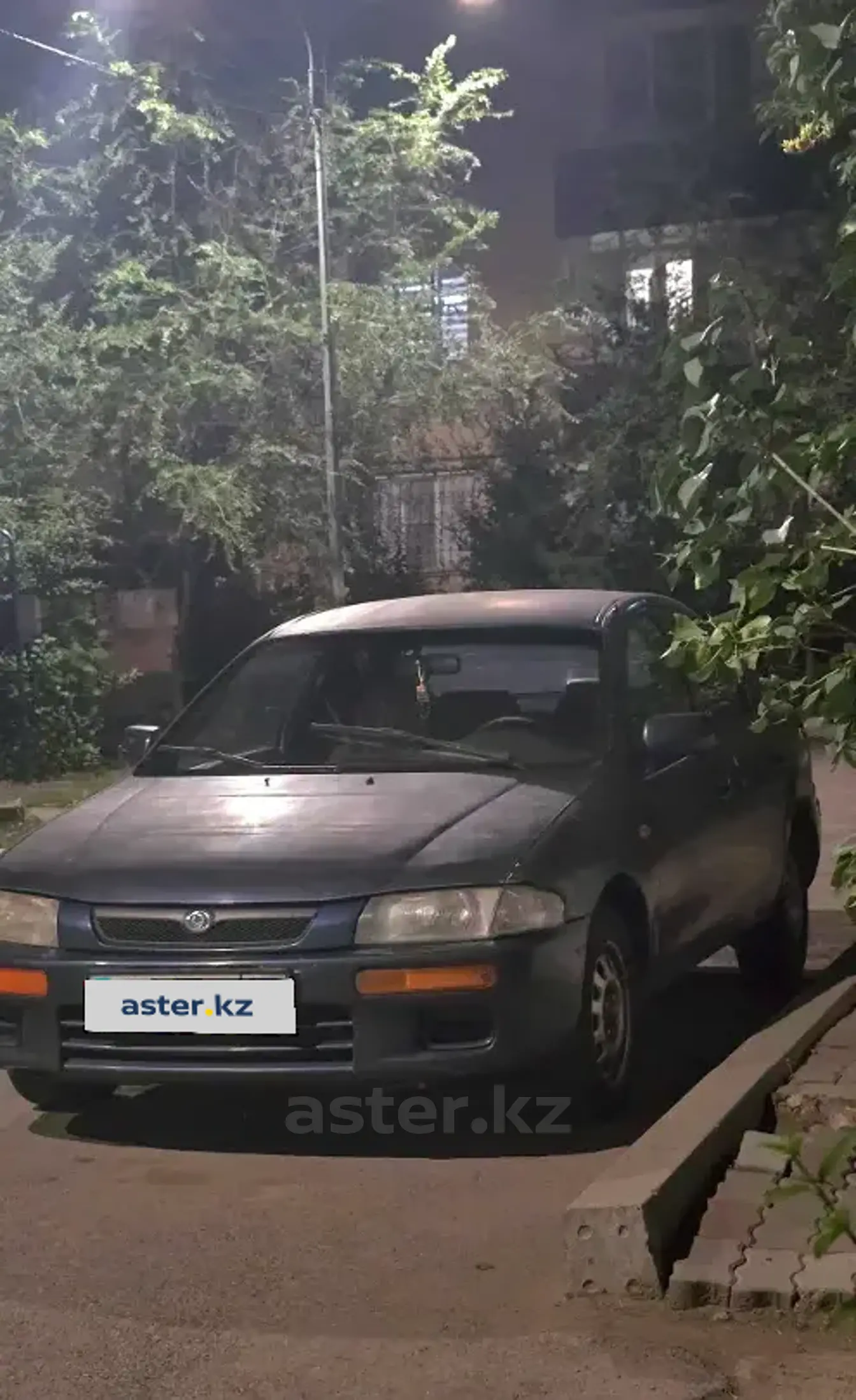 Mazda 323 1997 года за 555 000 тг. в Алматы фото 2