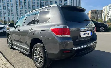 Toyota Highlander 2011 года за 10 500 000 тг. в Астана
