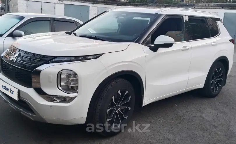 Mitsubishi Outlander 2023 года за 18 000 000 тг. в Костанайская область