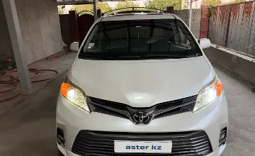 Toyota Sienna 2016 года за 14 500 000 тг. в Алматы фото 1