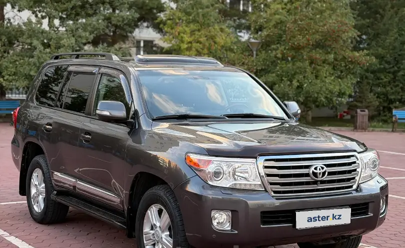 Toyota Land Cruiser 2013 года за 21 000 000 тг. в Астана фото 3