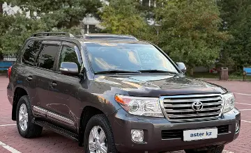 Toyota Land Cruiser 2013 года за 22 000 000 тг. в Астана фото 3