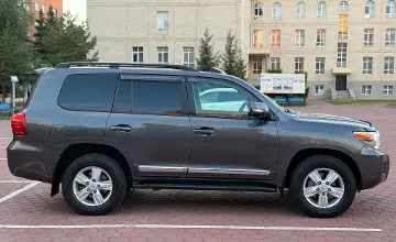 Toyota Land Cruiser 2013 года за 22 000 000 тг. в Астана фото 4