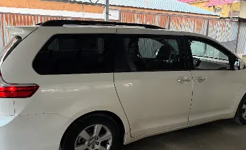 Toyota Sienna 2016 года за 14 500 000 тг. в Алматы