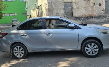 Toyota Yaris 2013 года за 3 850 000 тг. в Алматы фото 3
