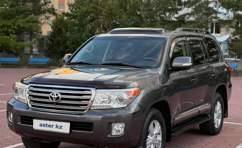 Toyota Land Cruiser 2013 года за 22 000 000 тг. в Астана