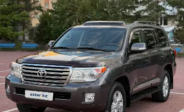 Toyota Land Cruiser 2013 года за 22 000 000 тг. в Астана фото 1