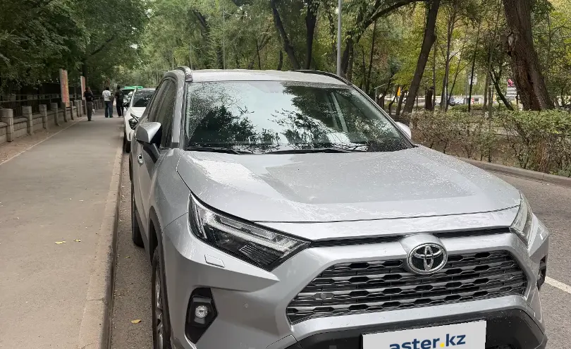 Toyota RAV4 2023 года за 19 000 000 тг. в Алматы