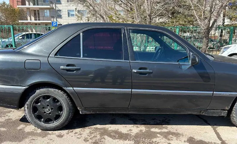 Mercedes-Benz C-Класс 1994 года за 950 000 тг. в Астана фото 4