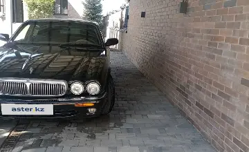 Jaguar XJ 2000 года за 4 900 000 тг. в Алматы фото 1