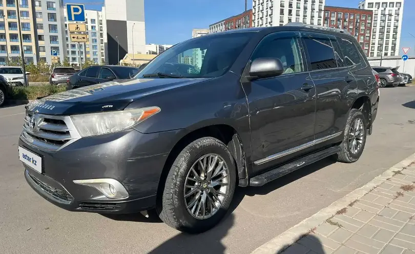 Toyota Highlander 2011 года за 10 500 000 тг. в Астана