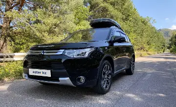 Mitsubishi Outlander 2014 года за 7 500 000 тг. в Алматы фото 2