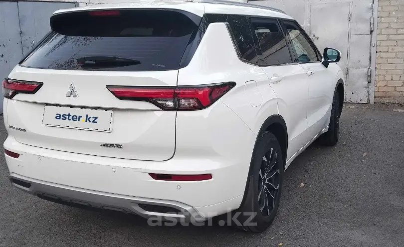 Mitsubishi Outlander 2023 года за 17 500 000 тг. в Костанайская область фото 4